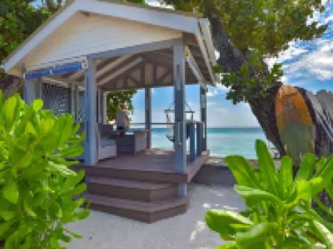 ル ノーティック ラグジュアリー ビーチフロント アパートメンツ アンス・ロイヤルのホテル