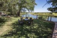 Kayova River Lodge Отели в г. 