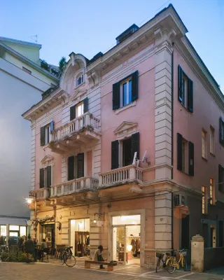 Maison Fleurie Hotel dekat Convento Frati Minori Cappuccini