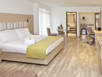 Hotel Rosales Plaza Hotels near تشابينرو