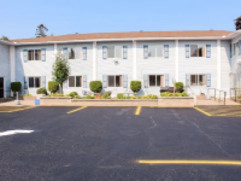 Super 8 by Wyndham Pembroke Hotels in Renfrew County