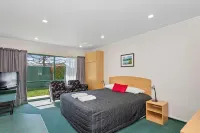 The Lakes Motel Hotels in Twizel