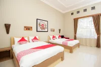 Collection O 1061 Aliya Homestay Hotels in Umbulharjo