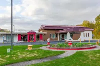 Americas Best Value Inn Moline فنادق في مولين