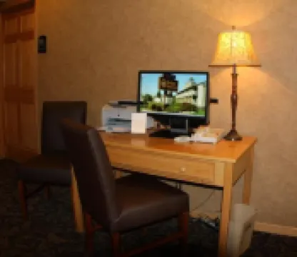Budget Host Inn & Suites