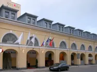 Palace Bridge Hotel Hotels near Dumskaya Ul