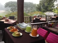 Him Naam Pai Resort Hoteles cerca de Puente Memorial Pai