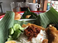 ค่ำนี้ที่อุทัย - พร้อมอาหารเช้า