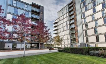 Shortstaymk Vizion Apartments, with Free Superfast wi-fi, Parking, Sky Sports and Movies