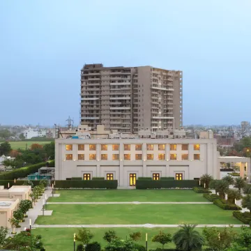 DoubleTree by Hilton Agra