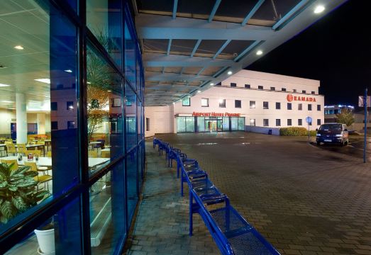 라마다 호텔 외관