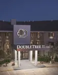 DoubleTree by Hilton Racine Harbourwalk Hotels near Racine Zoo