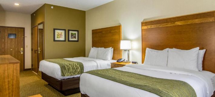 Comfort Inn Отели в г. Холмс