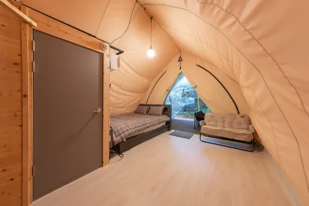 Jade Byeolbit Caravan Отели рядом с достопримечательностью «Jade Garden»