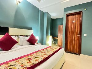 La Sarene Hotels