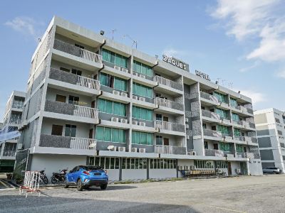Capital O 90490 Zaques Hotel