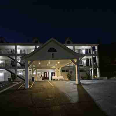 Quality Inn Yosemite Valley Gateway Hotel Exterior