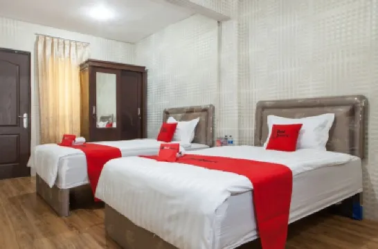 RedDoorz near Pelabuhan Tanjung Perak 2 Surabaya Hotel dekat Kawasan Wisata Religi Raden Rahmat Sunan Ampel