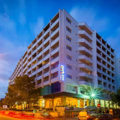 Park Inn by Radisson Bucharest Hotel and Residence Hotels in der Nähe von Synagoge Eşua Tova