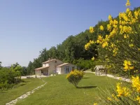 Belvilla by OYO Ca Luigi Hotel dekat Abbazia San Vincenzo al Furlo