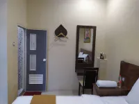 Hotel Grand Royal Hotels in Pelutan