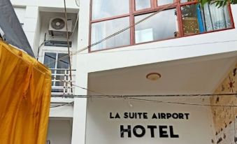 La Suite Airport Hotel