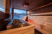一流的伊甸酒店 - Tirol 的活動和健康酒店在海拔1200米 - 健身室/gym room