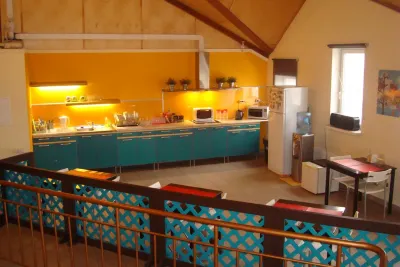 Vzlyotnaya Guest House Hotels near Rybolovnyy Klub "Zolotoy Sazan"