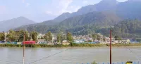 Hotel Lake View Paradise Hotels near V Top