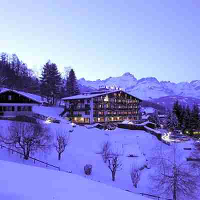 Aux Ducs de Savoie - Hôtel Restaurant Hotel Exterior