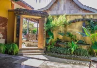 Griya Pasir Ukir Hotels near Sanur Harbour
