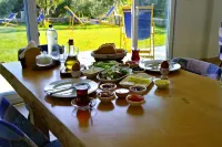 Clementin Suits Sigacık - breakfast