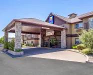Comfort Inn & Suites Ukiah Mendocino County Hotels near JCPenney