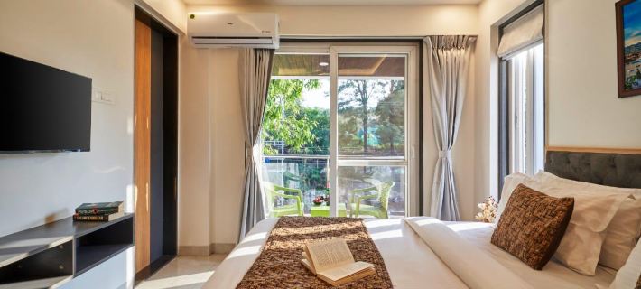 Drizzle Villa with Swimming Pool Near Maapro Garden Hotels in Satara