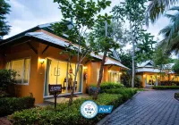 Baan Amphawa Resort & Spa Hotels near Wat Bang Khae Klang