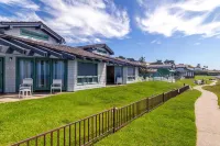 Wave Crest Resort Hotels near Free Flight