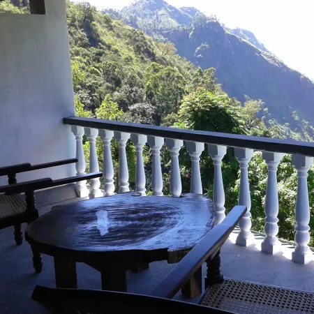 Misty Hills Ella Resort