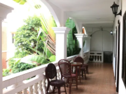 โรงแรมมาลีน้ำพุ โรงแรมในเวียงจันทน์