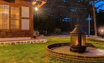 Gangneung Booyoonok Hanok Pension - Housity