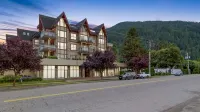 Harrison Lake View Suites Hotels near Canwest Art Gallery on the Lake