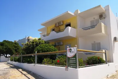 Yiannis Apartments Hotels in Mastichárion
