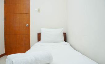 Cozy and Minimalist 2Br at Marbella Kemang Apartment