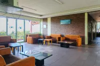RedDoorz Syariah Near Kopeng Treetop Adventure Hotels in Grabag