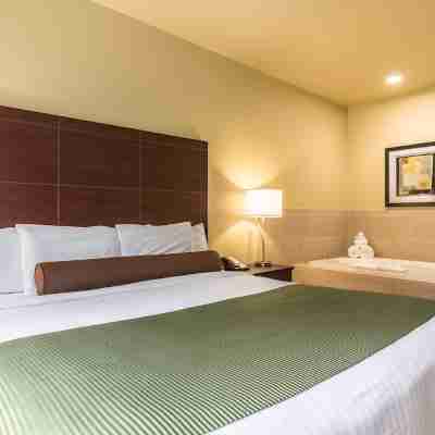 Cobblestone Hotel & Suites - Harborcreek Rooms