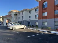 Holiday Inn Express & Suites PHOENIX - MESA WEST by IHG - parking