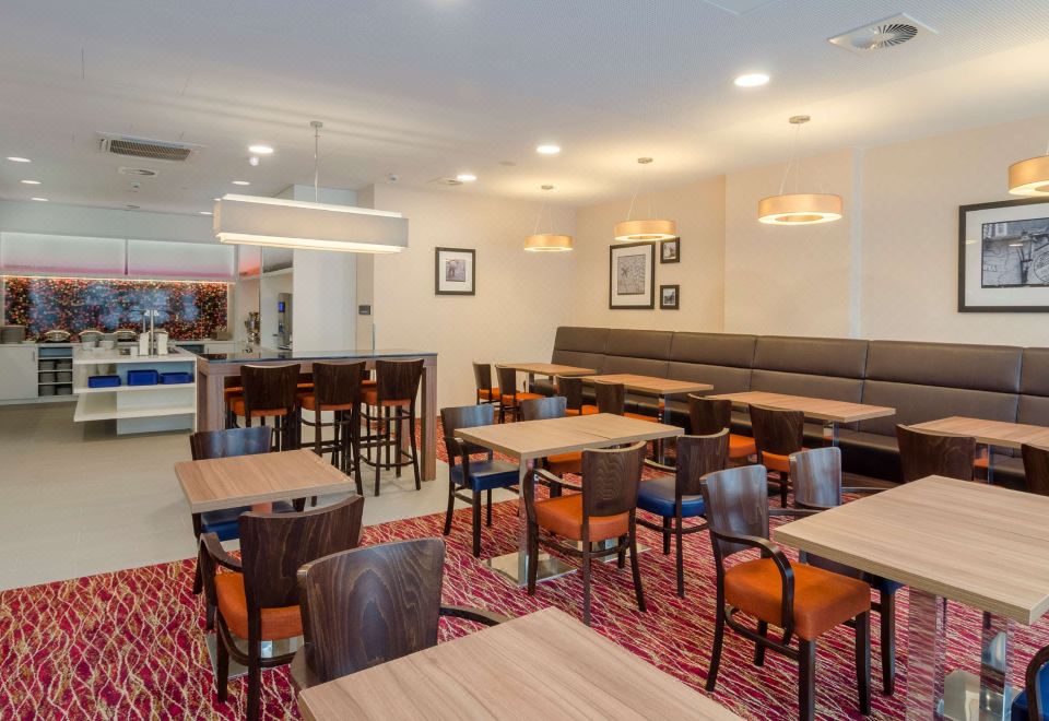 Hampton by Hilton Frankfurt City Centre Messe의 외부 전경 이미지