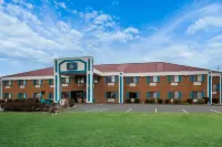 Clarion Pointe Harrodsburg-Danville Hotels in Danville