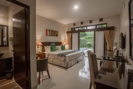 Gracia Spa Resort Hotel Отели рядом с достопримечательностью «Kiara Pool Ciater Spa Resort»