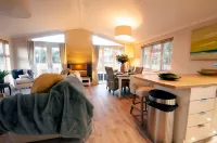 Hollicarrs - the Rushes