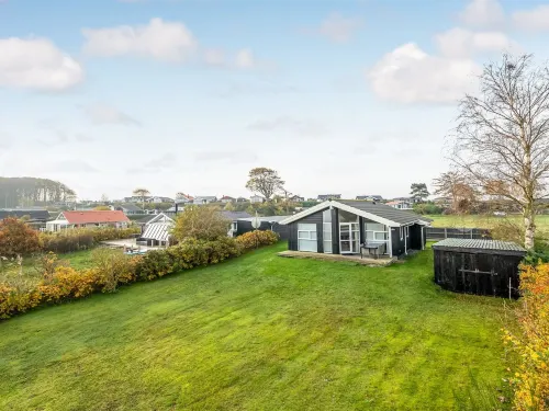 "Duschanka" - 50m to the Fjord Hotels in Fredericia